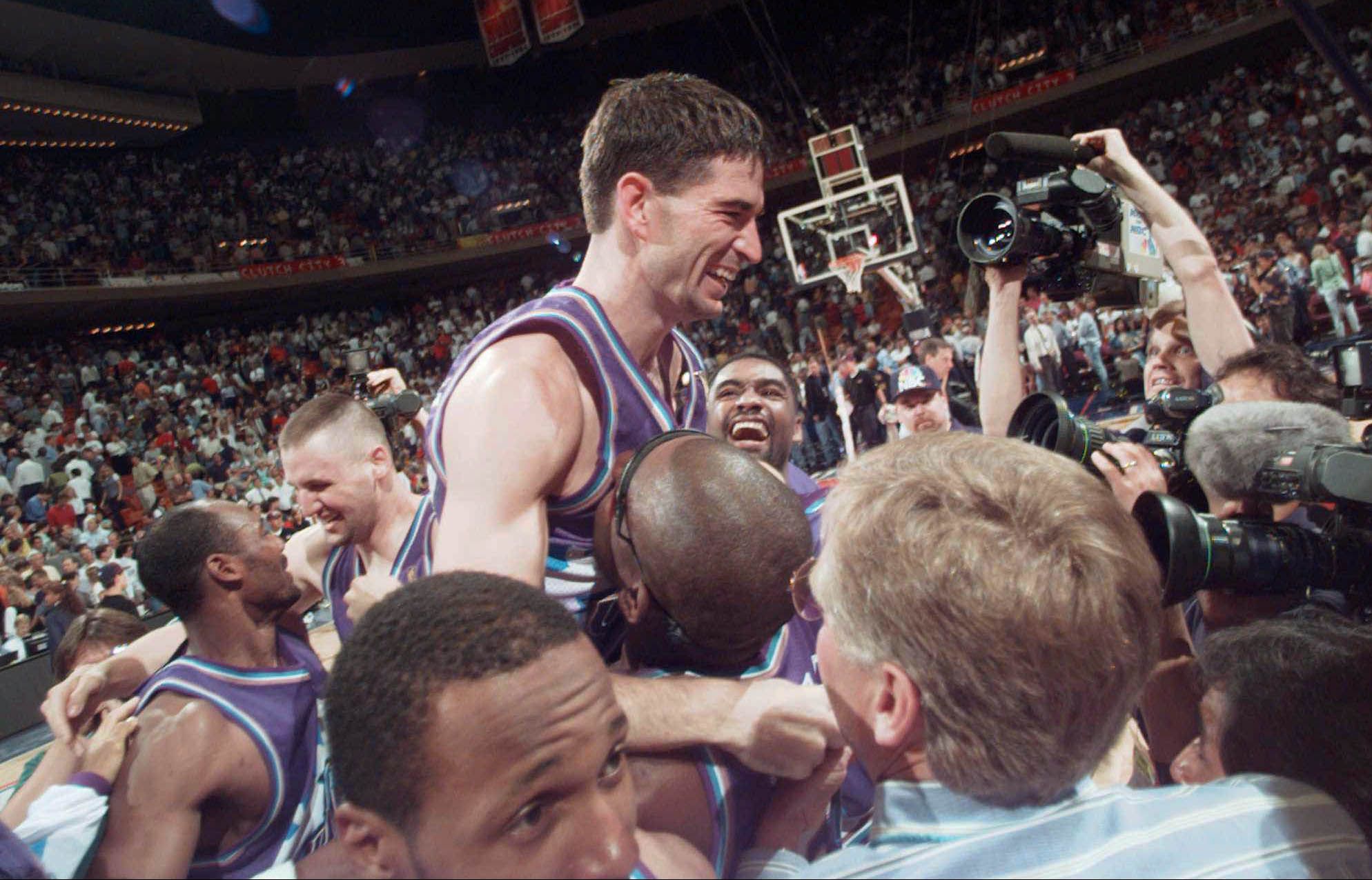 Top Moments: Routine pass ushers John Stockton into NBA's history book
