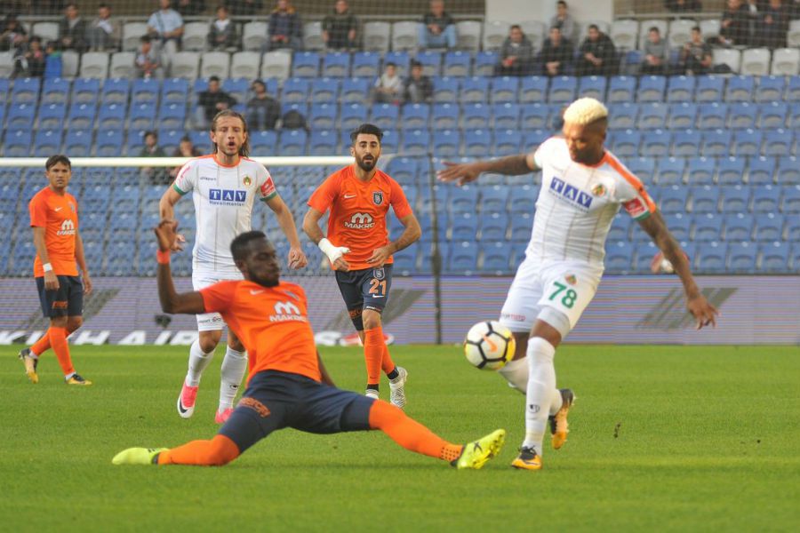 junior-fernandes-Alanyaspor.jpg