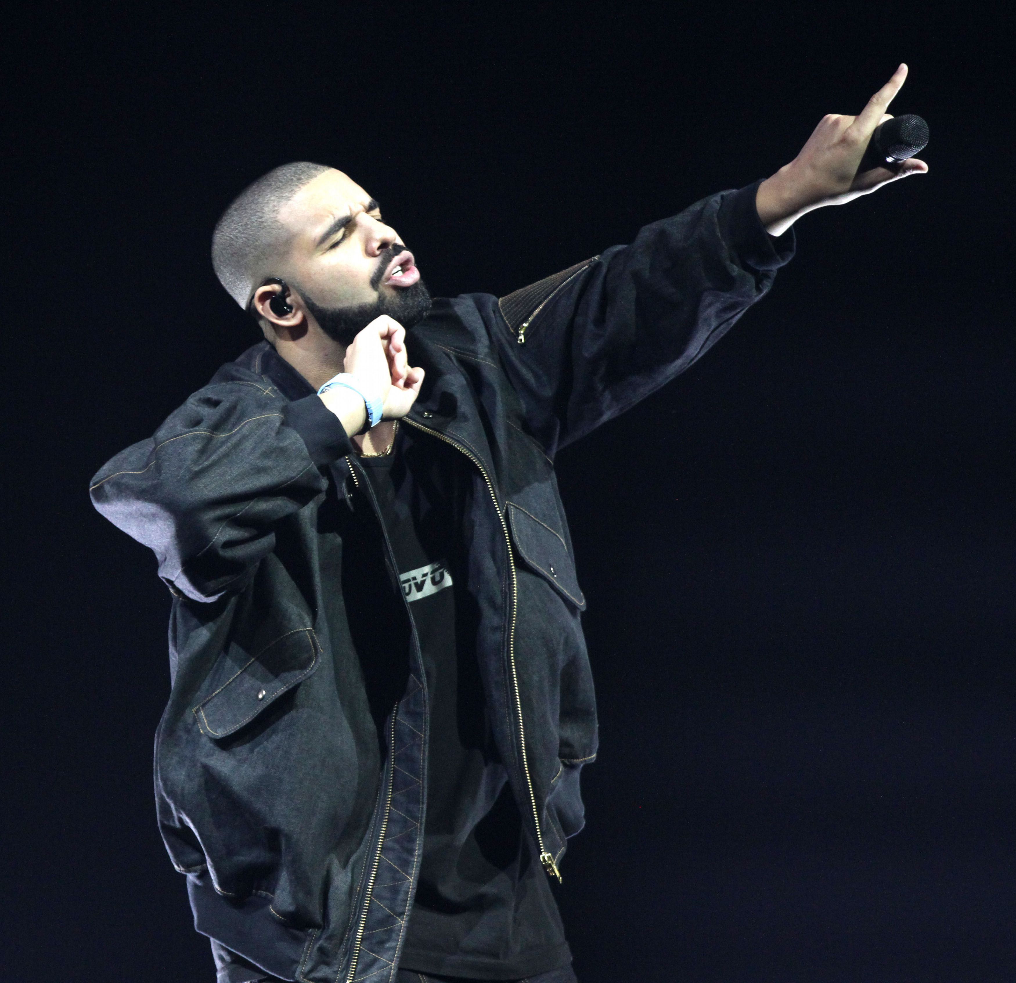 Review: Drake's Atlanta concert was a homecoming that felt both