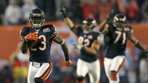 Devin Hester's 6-year-old son, Dray, is going viral after flashing