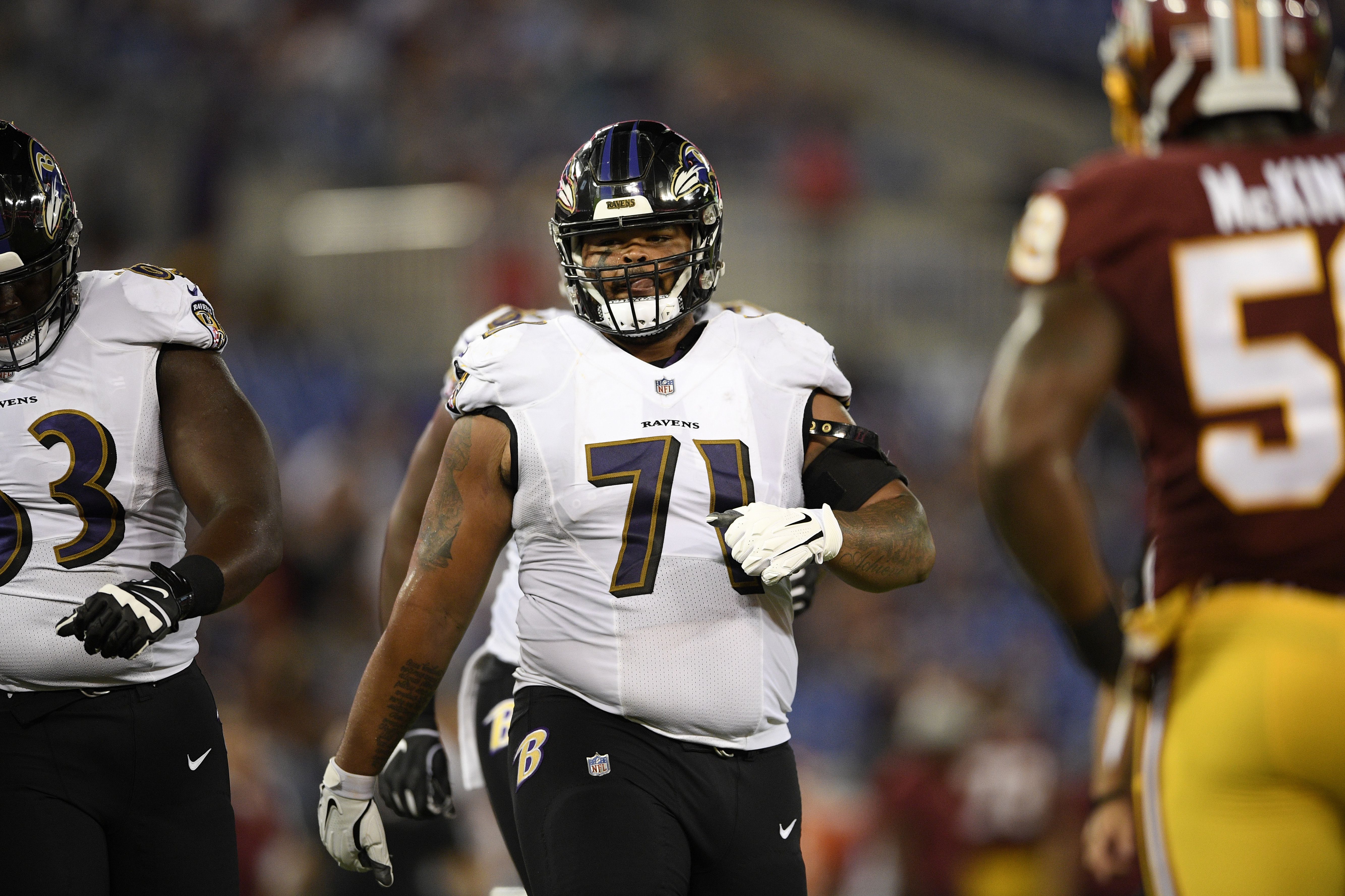 Baltimore Ravens trade Jermaine Eluemunor to Patriots 