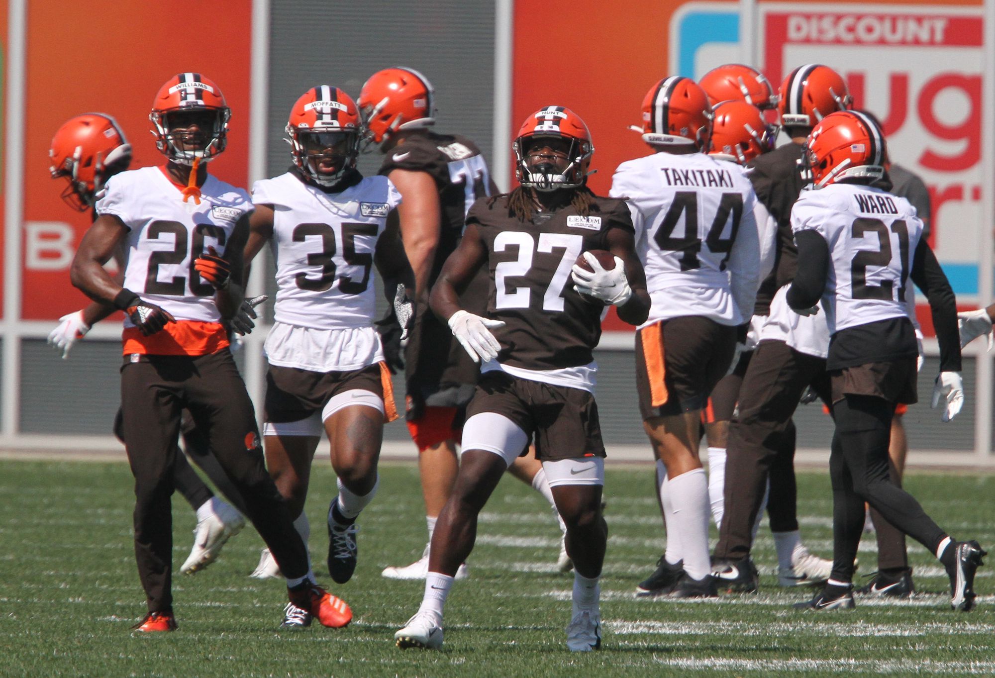 Browns DPOY candidate Myles Garrett putting team goals first – News-Herald