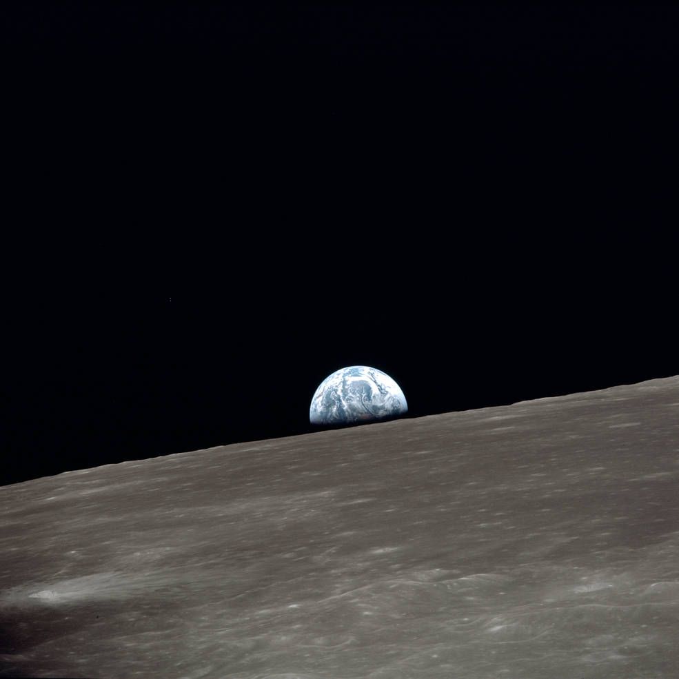 apollo_10_earthrise_may_22_1969_as10-27-3888.jpg