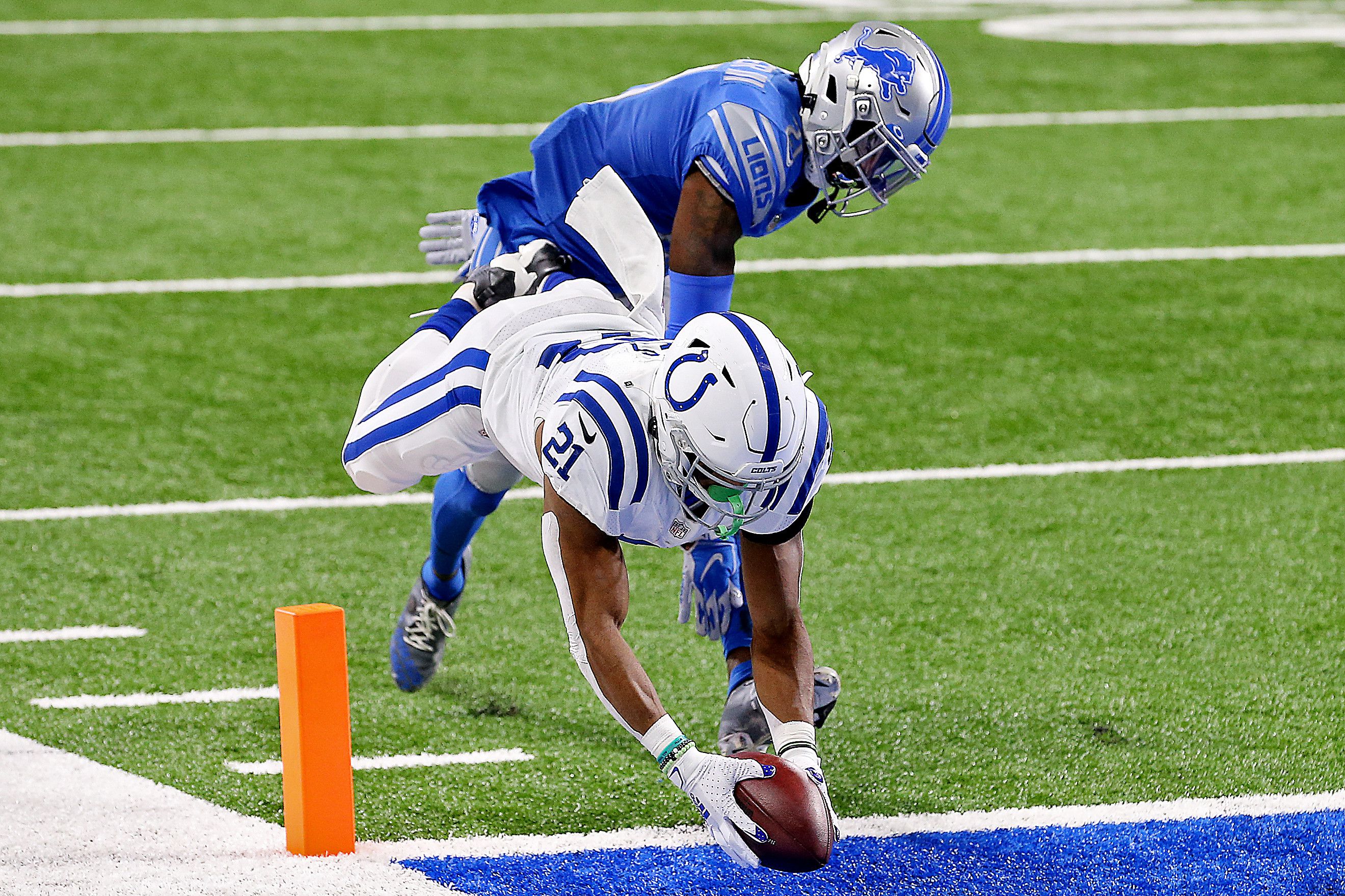 PHOTOS: Colts come back from 21-0 deficit, beat the Bengals