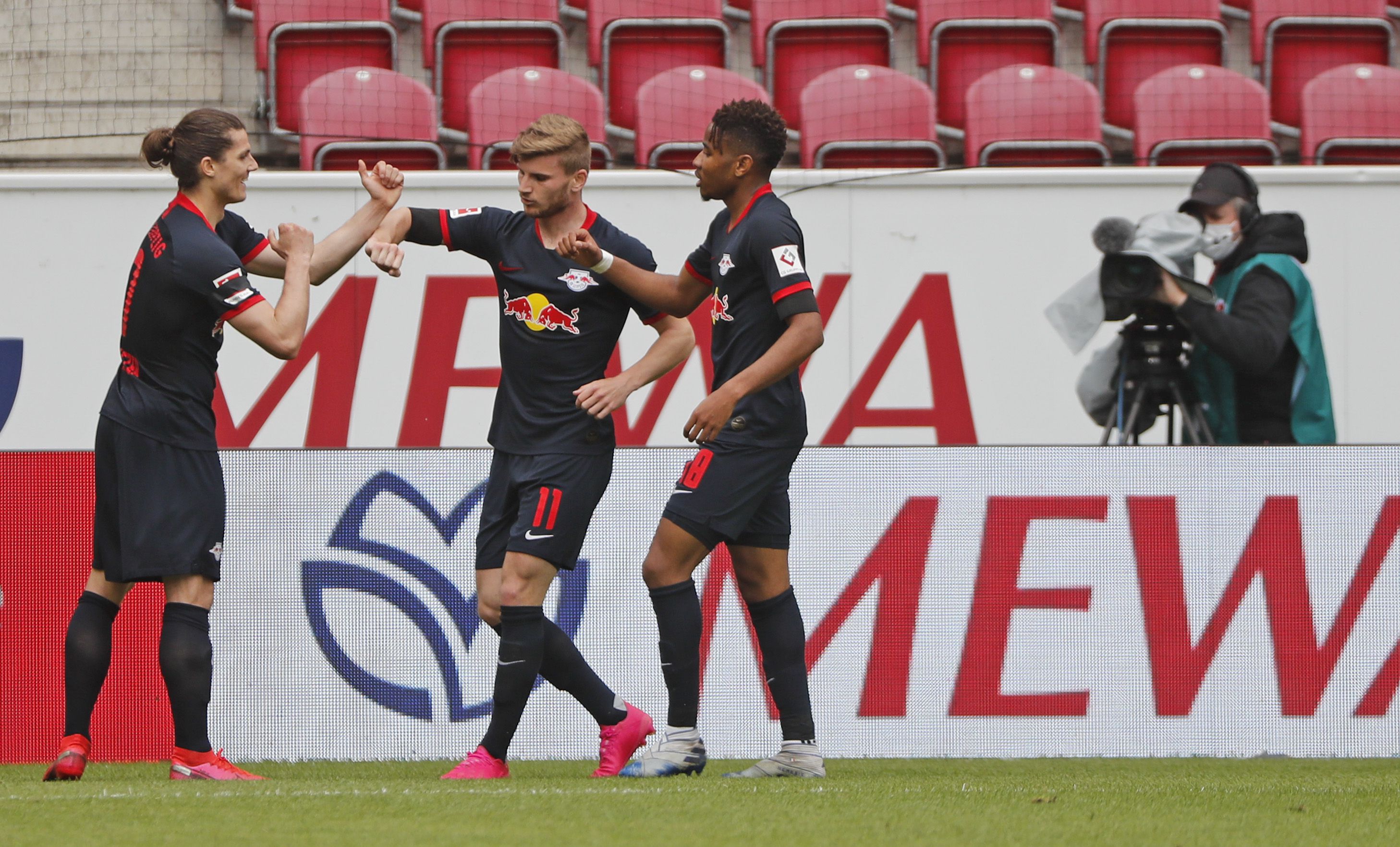 FOTO: @DieRotenBullen / TWITTER.