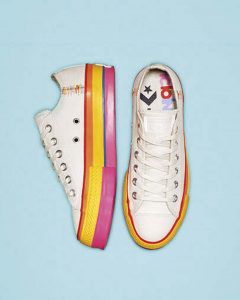 Imagen-Imagen-Chuck-Taylor-All-Star-Rainbow-plataforma-caña-baja-2-46.990-240x300.jpg