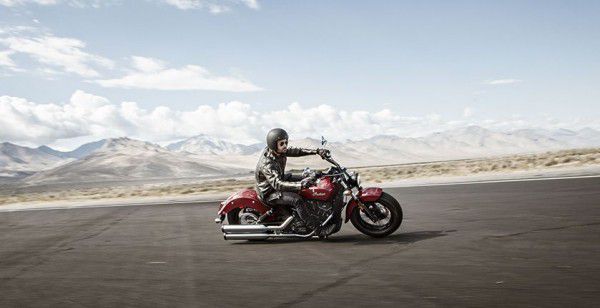 Indian-Scout-Sixty-con-piloto-600x308.jpg