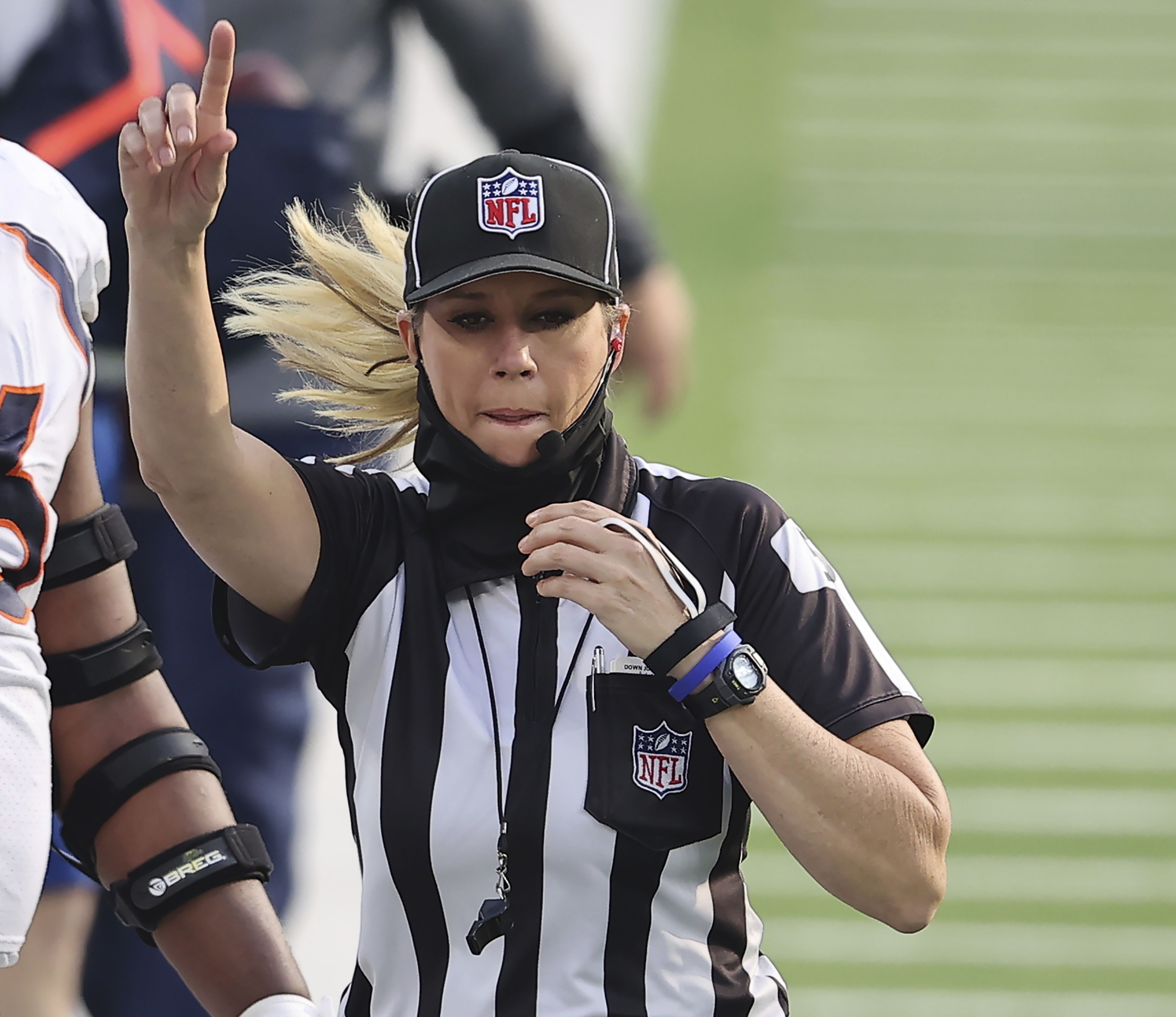 Sarah Thomas to be 1st female to officiate at Super Bowl