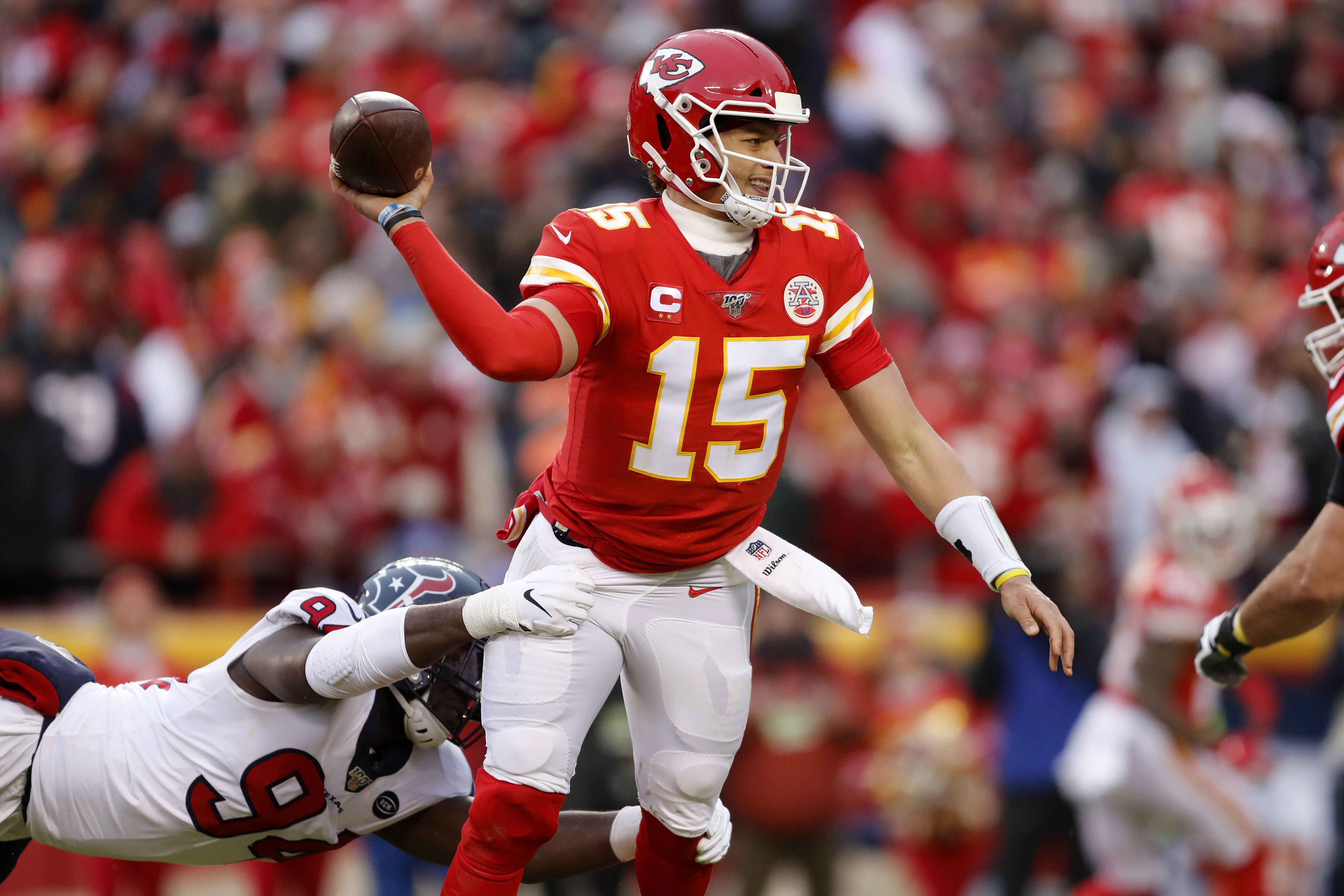 NFL roundup: Chiefs rally from 24 points down to beat Texans 51-31; Packers  hold off Seahawks 28-23