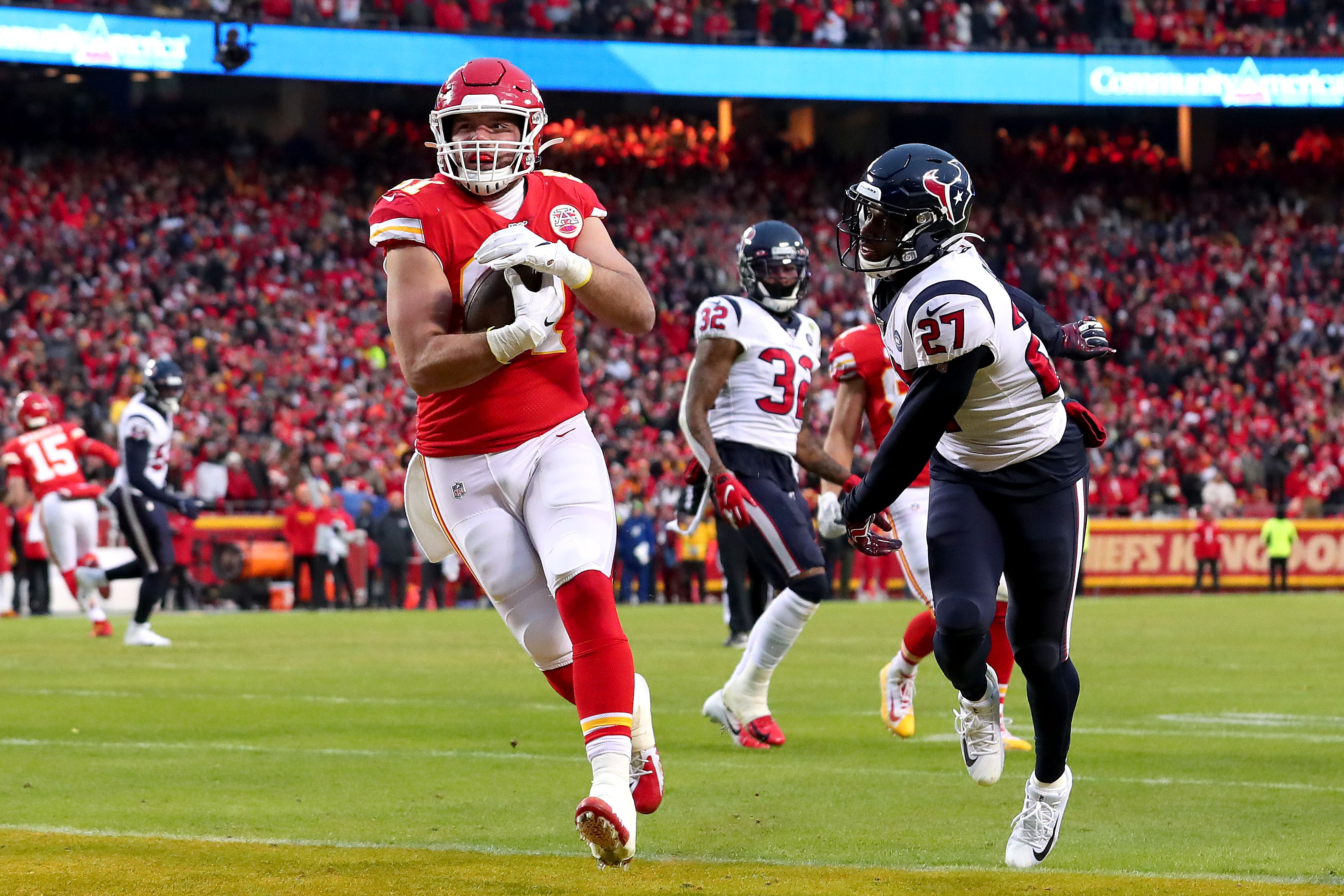 Cowboys add depth, reach deal with ex-Chiefs TE Blake Bell