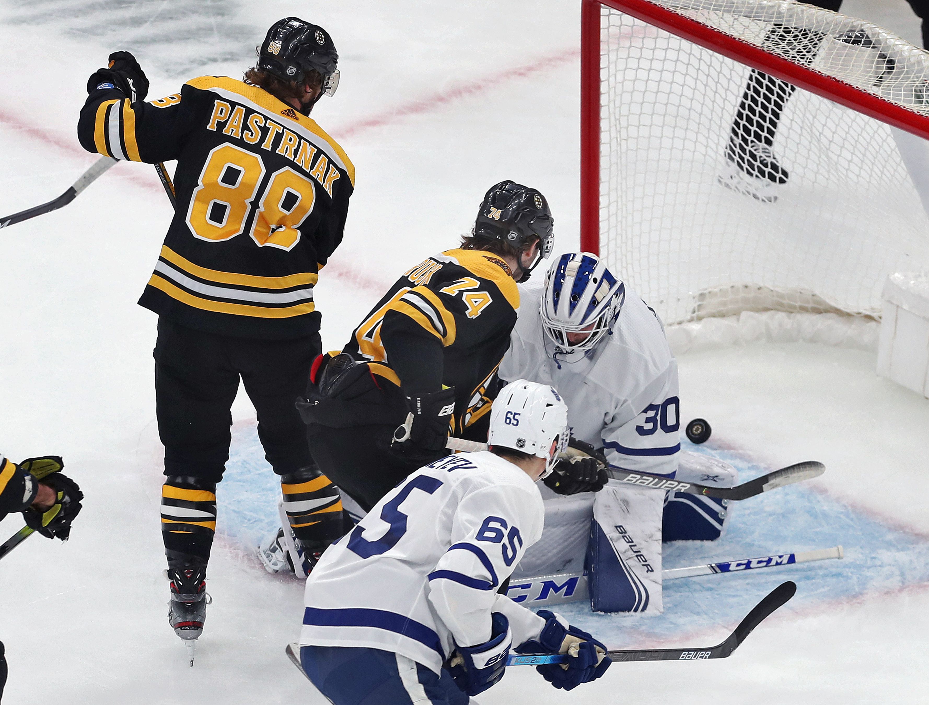 Celtics blow out Nets, Bruins skate past the Maple Leafs