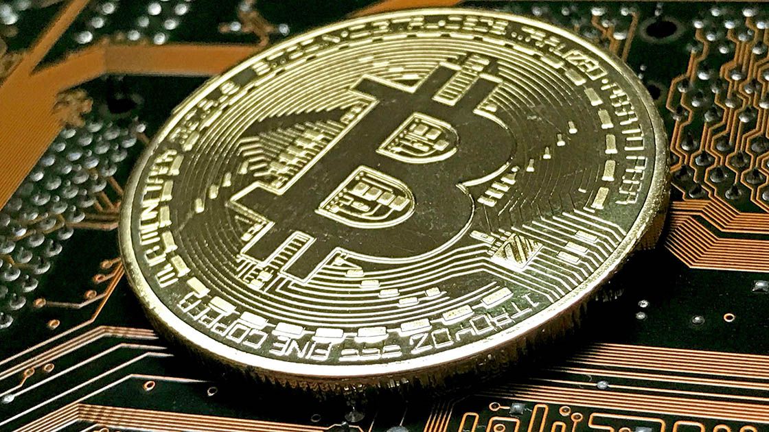 S-a spart “bula” bitcoin? Cum se compară cu marile bule din istorie