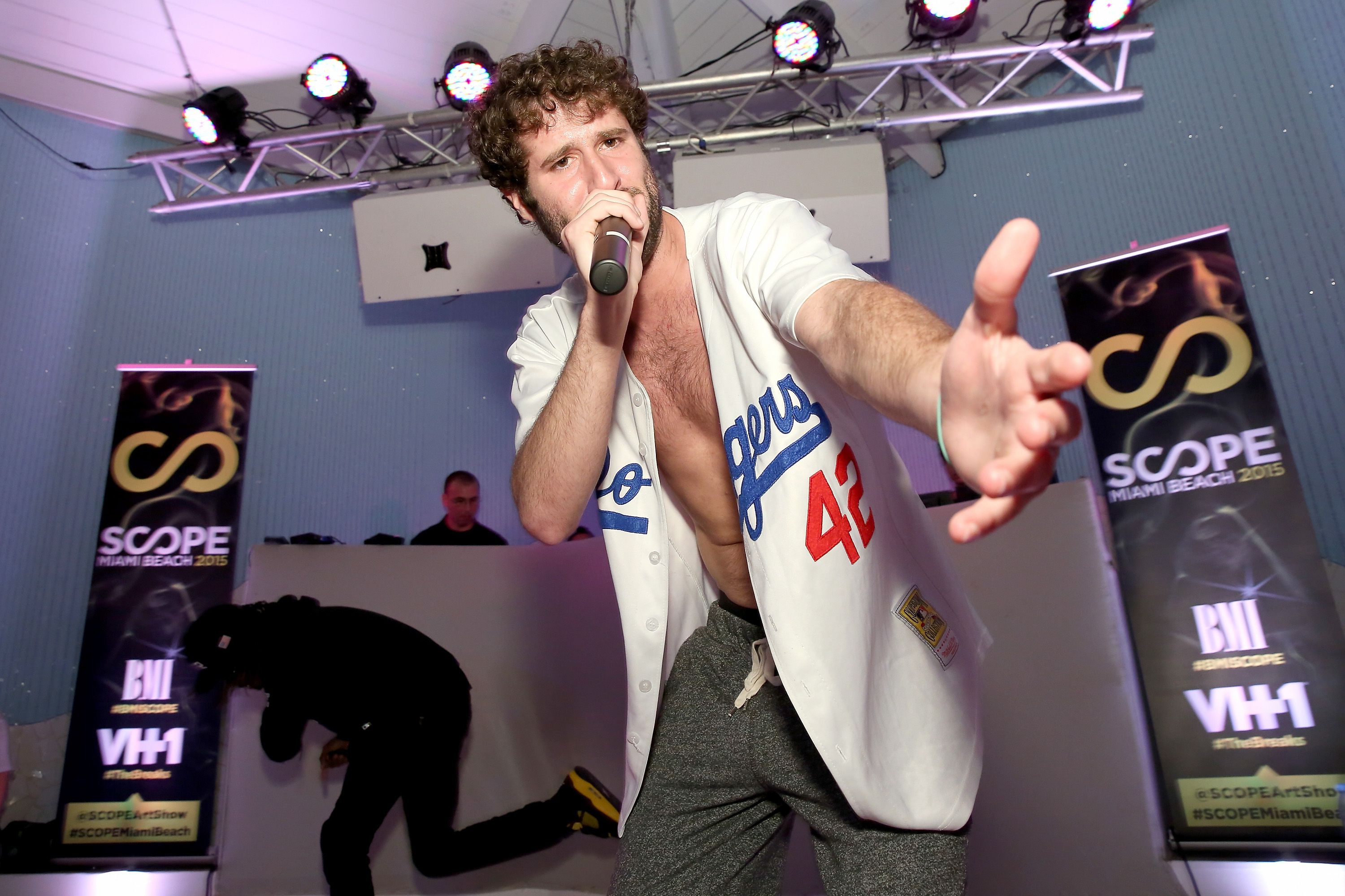 Lil Dicky New Music Video For “Earth” Features Justin Bieber, Ariana  Grande, Leo DiCaprio & a lot MORE – 95.1 WAPE