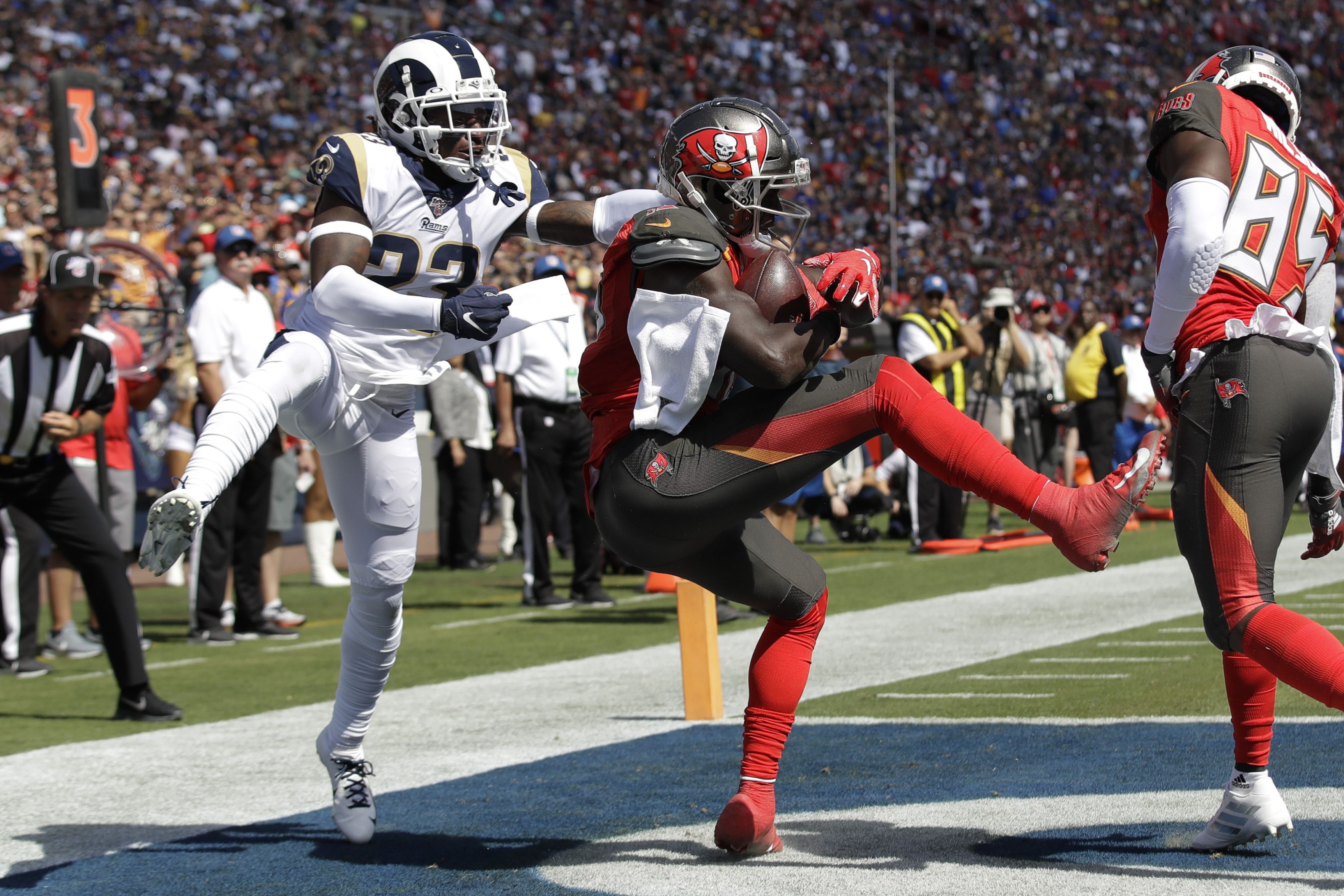 Matt Gay gives the Rams the lead in Tampa Bay. 