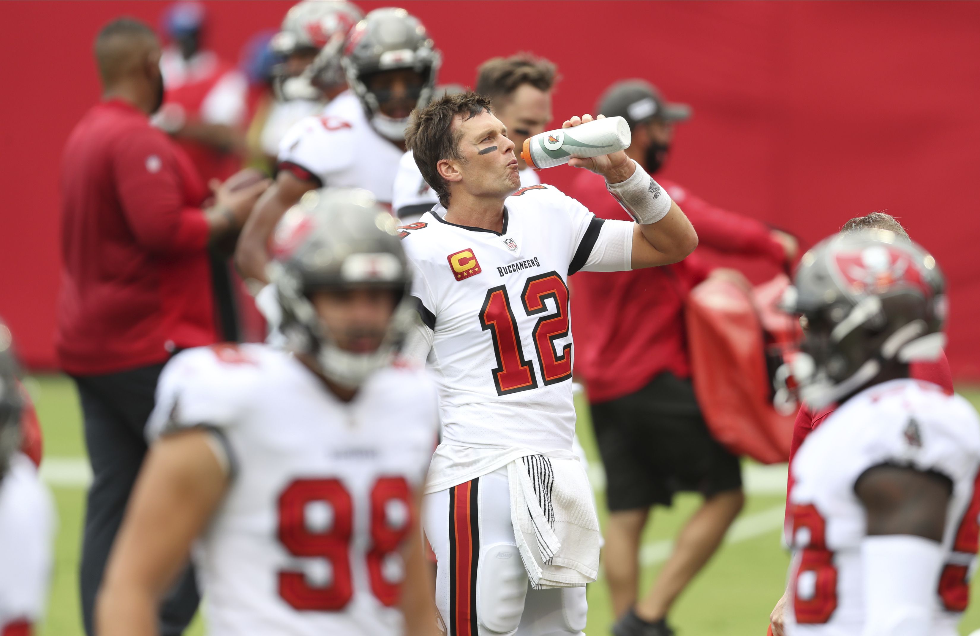 See the surreal photos of Rob Gronkowski in a Buccaneers jersey