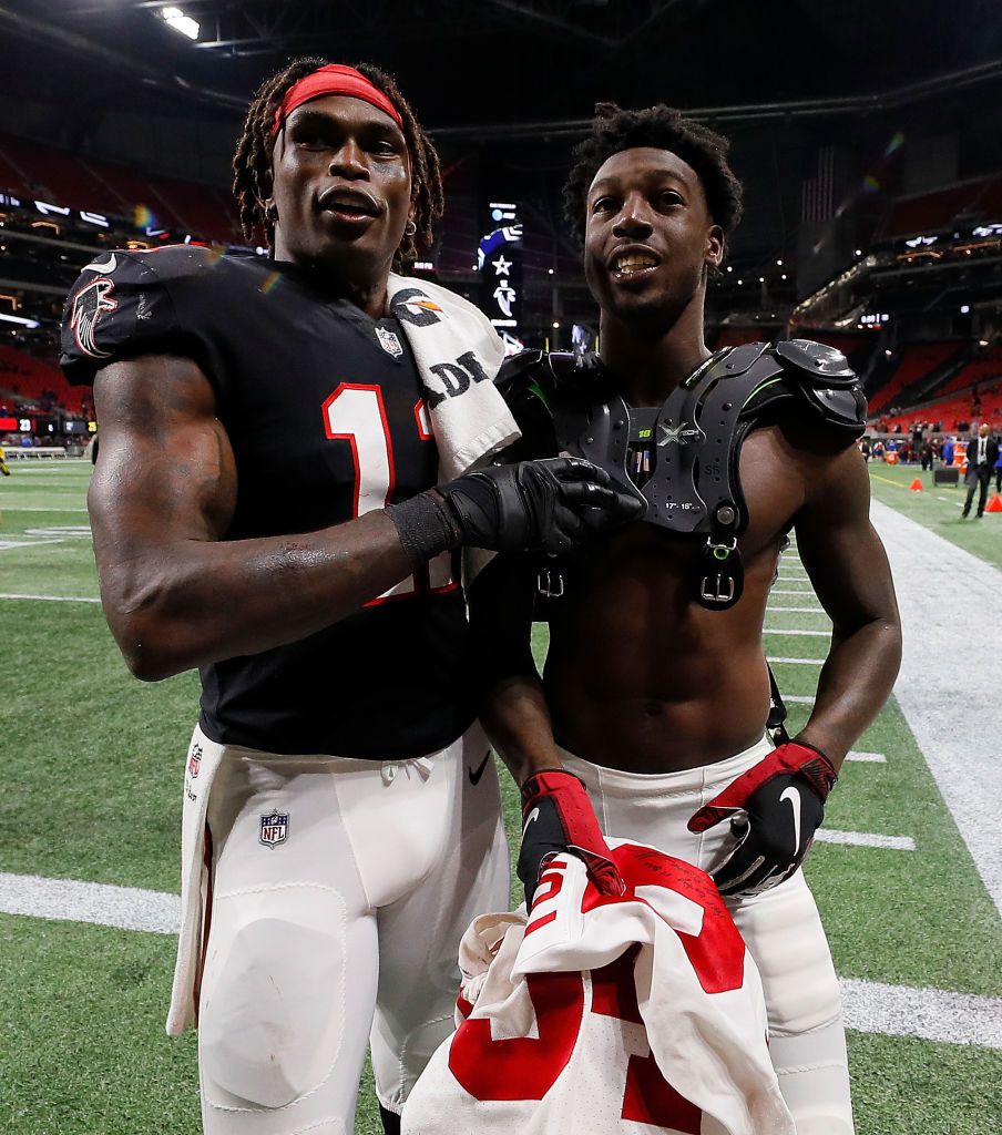 Calvin Ridley helps Falcons unveil 2020 uniforms 