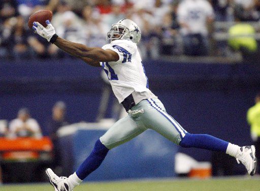 Cowboys' Jerry Jones denies talking to Terrell Owens or his agent about  possible NFL return 