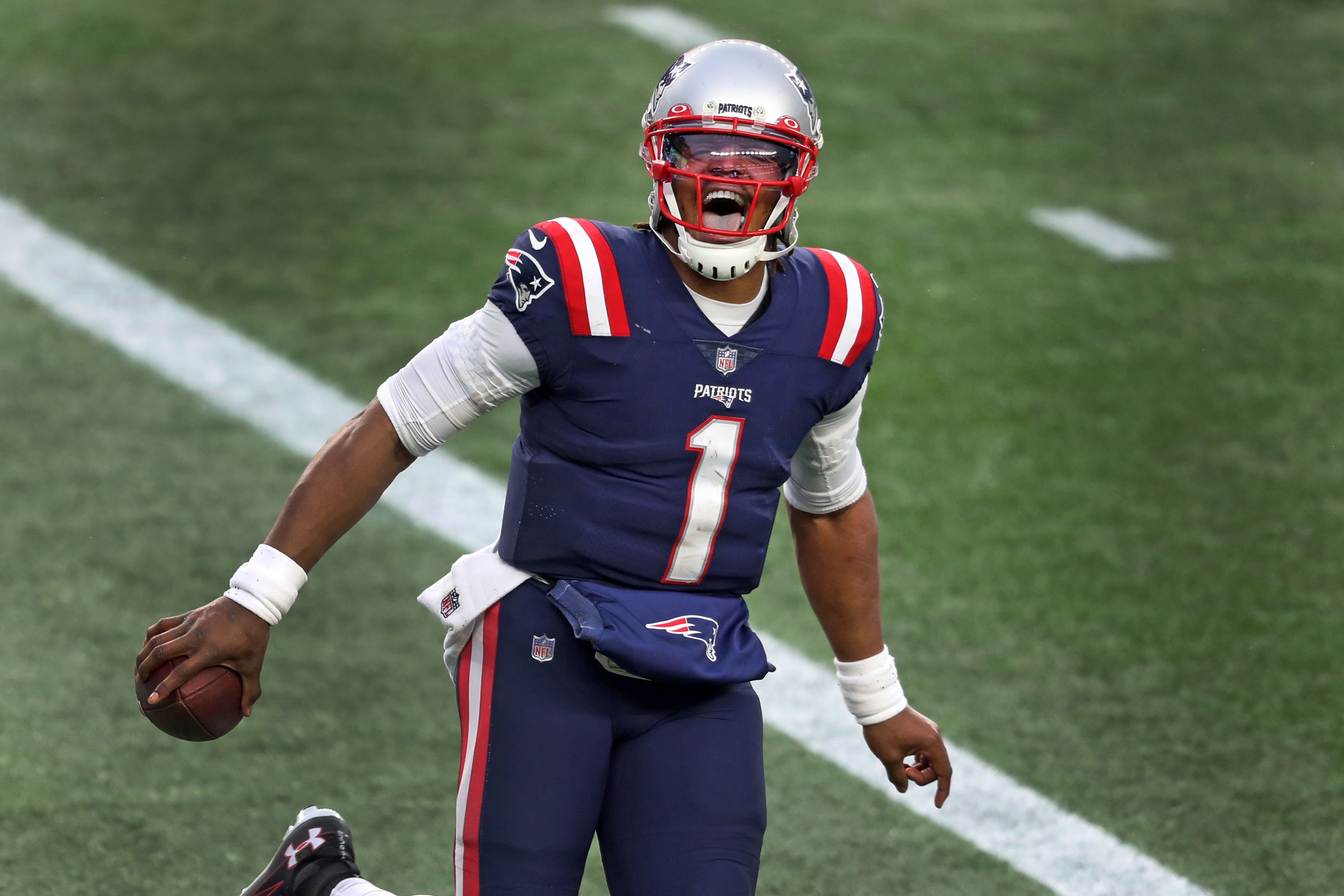 See how his Patriots teammates celebrated Cam Newton's return for 2021 -  The Boston Globe