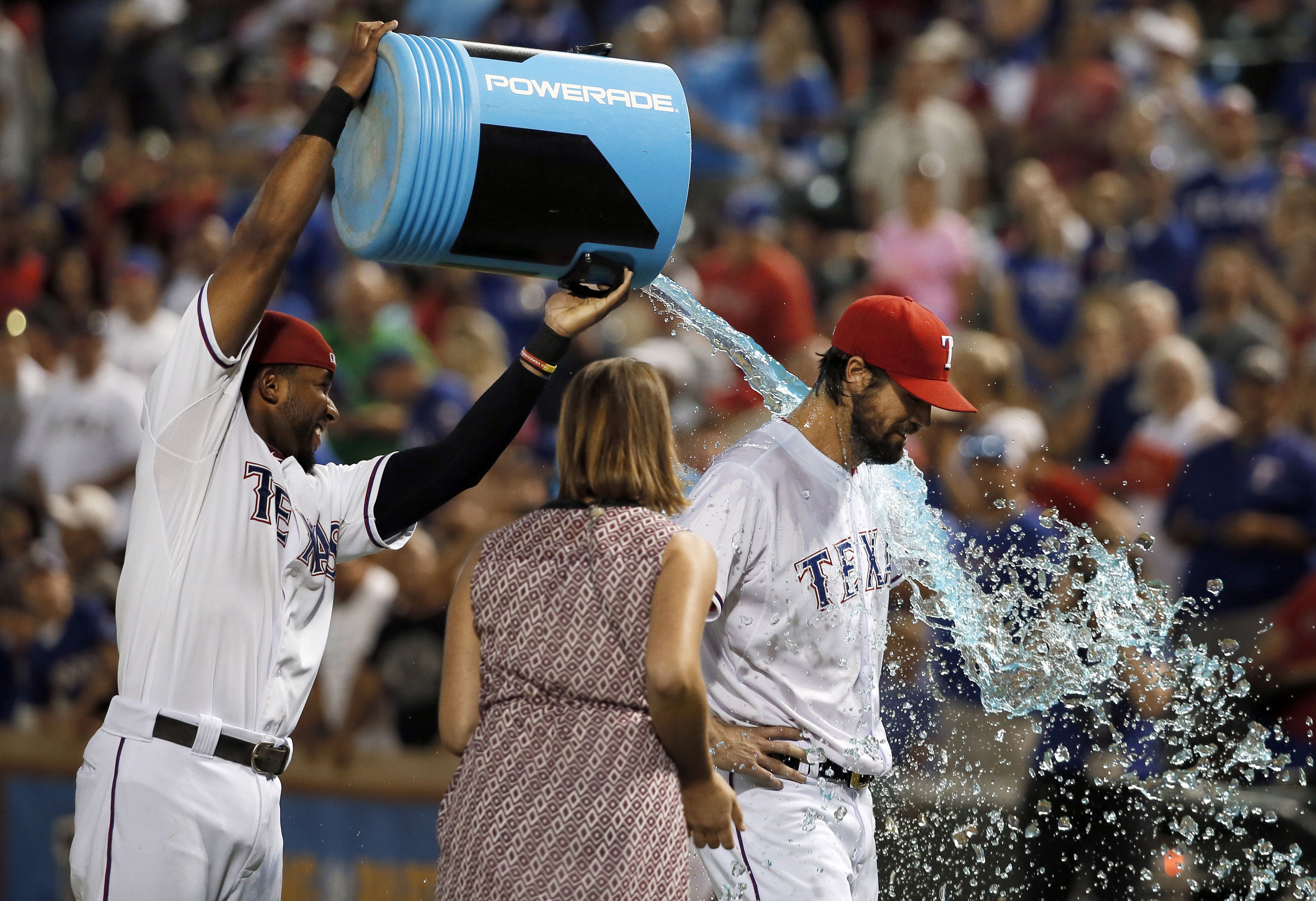 Max Scherzer overcomes home run hiccups to power Mets' win