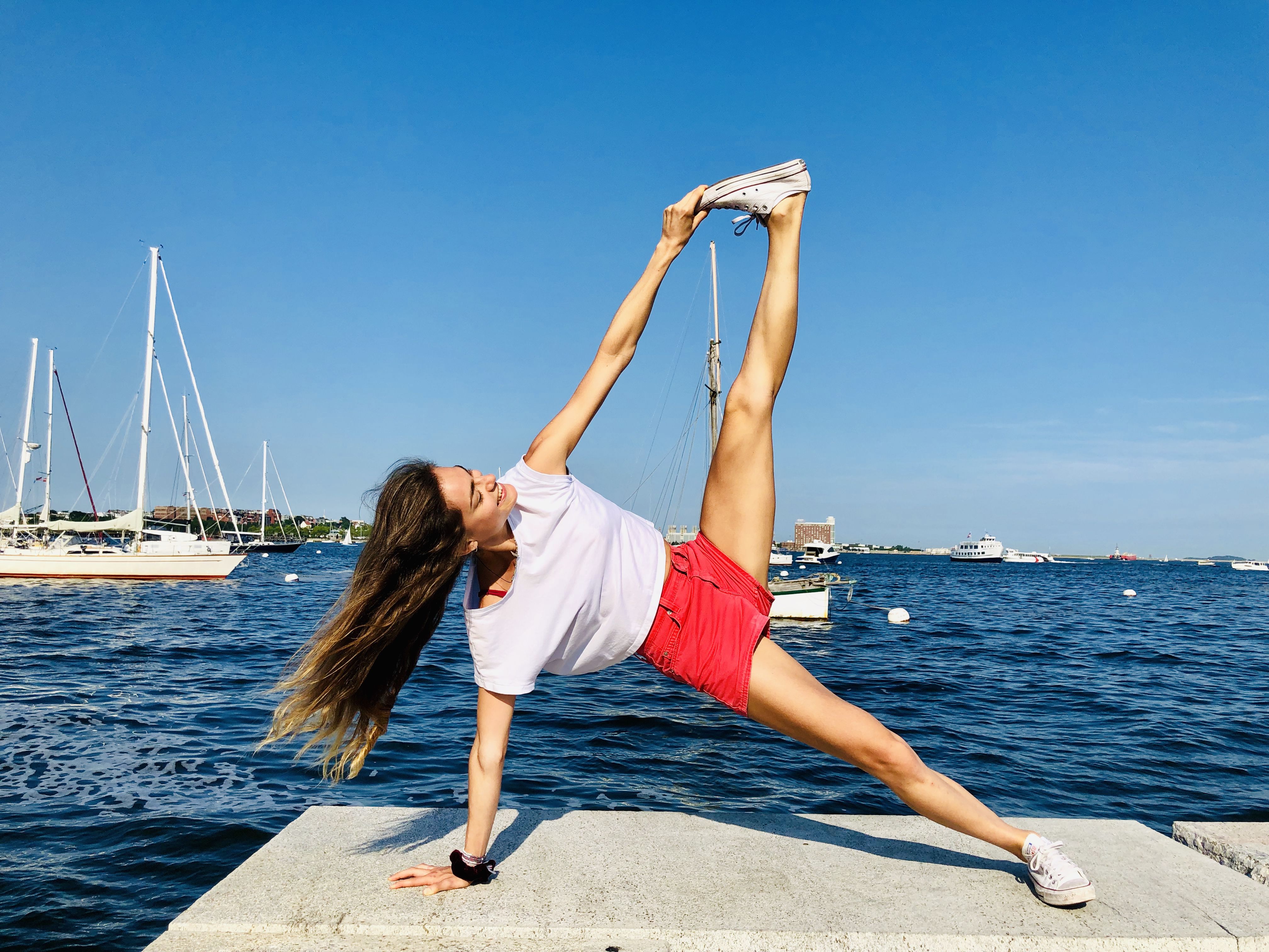 Mujer Yogui - La comodidad de hacer Yoga desde internet
