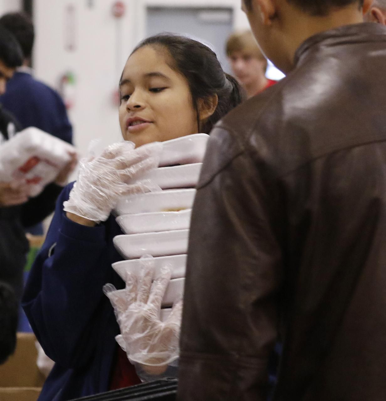 North Texas Food Bank Dishes Out 170 000 Meals A Day With More