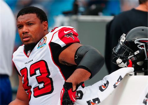 Falcons cut Michael Turner, Dunta Robinson, John Abraham