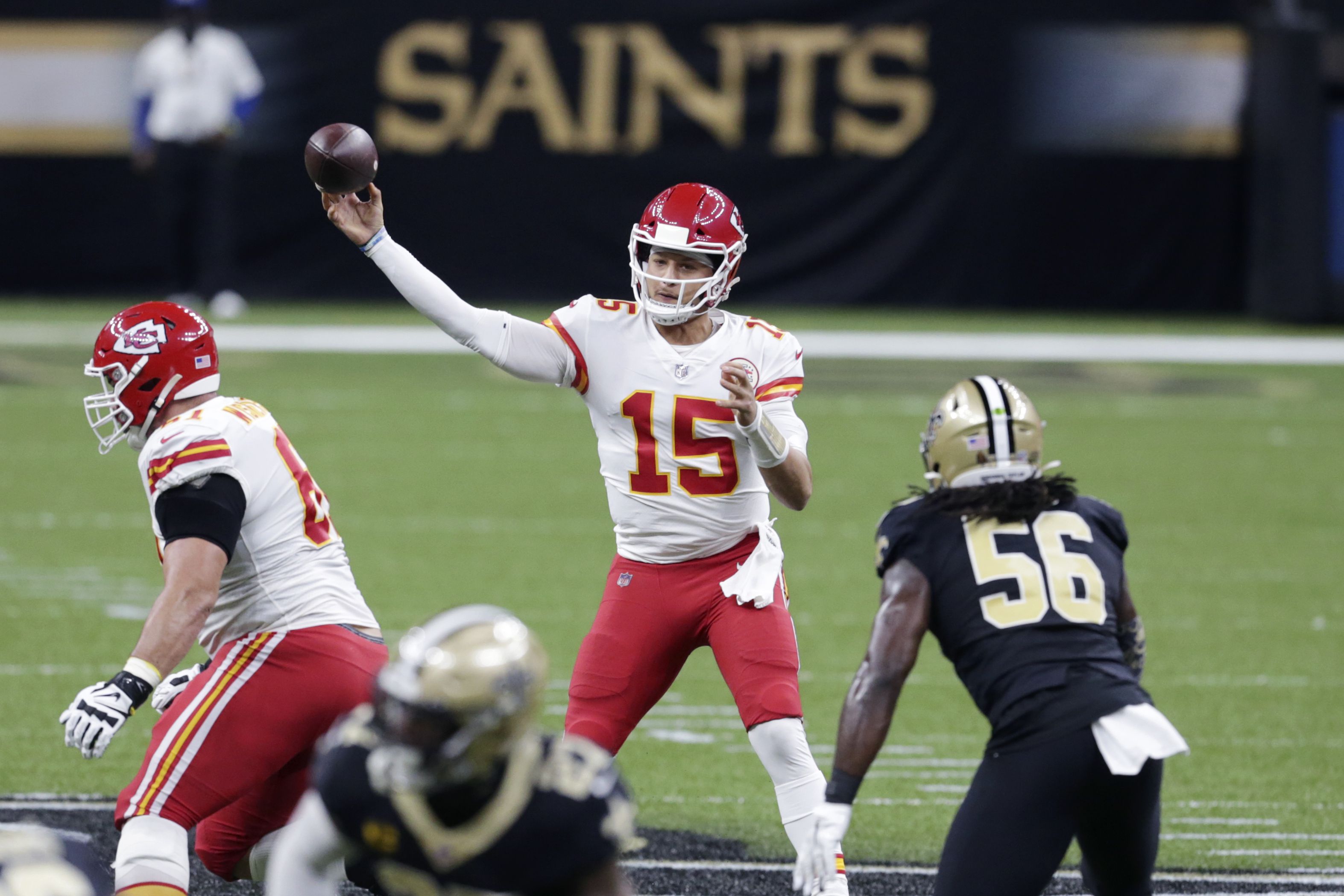 Patrick Mahomes outduels Drew Brees as Kansas City outlasts the