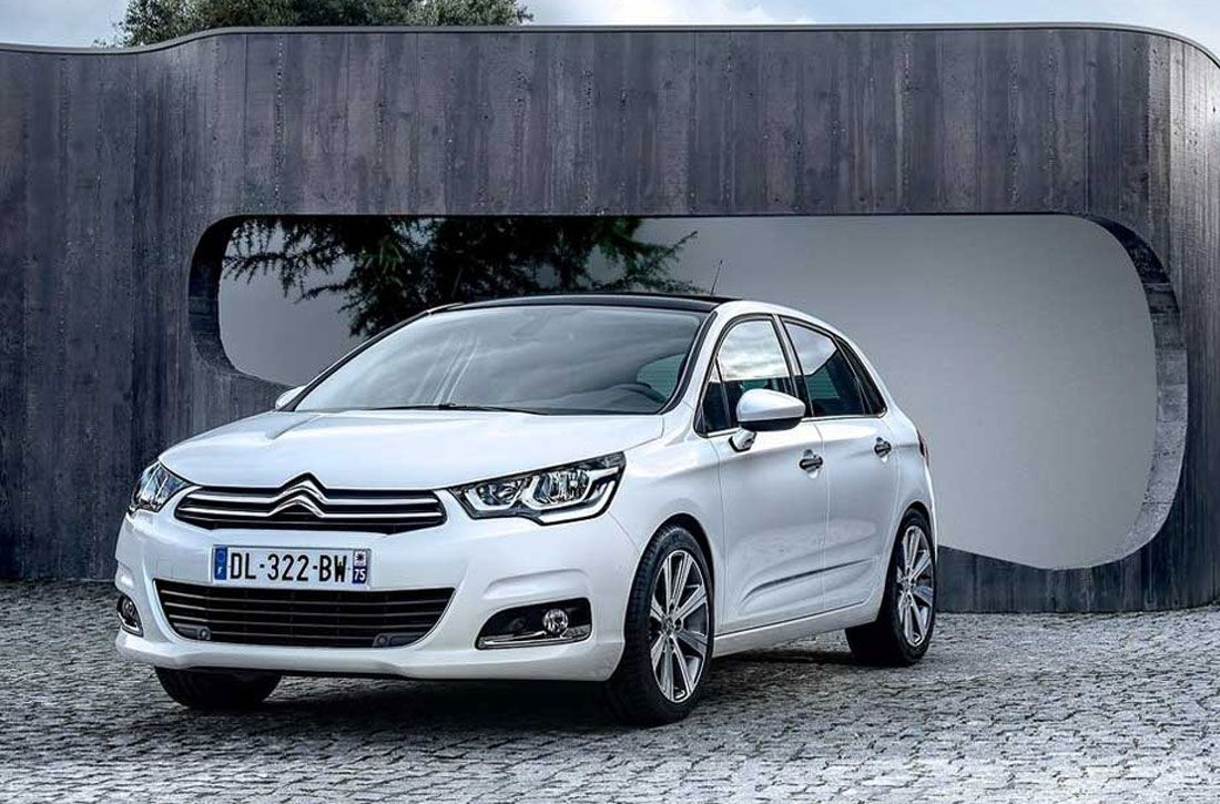 Citroën-C4-2017-Fronto-Lateral.jpg