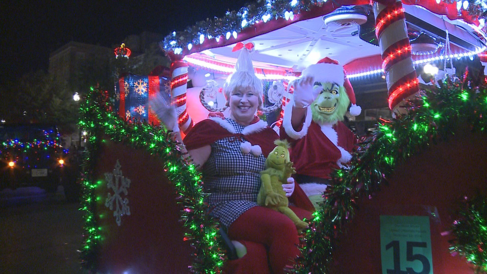 Navasota Christmas Parade 2022 Hundreds Pack Downtown Bryan Friday Night For Annual Lighted Christmas  Parade