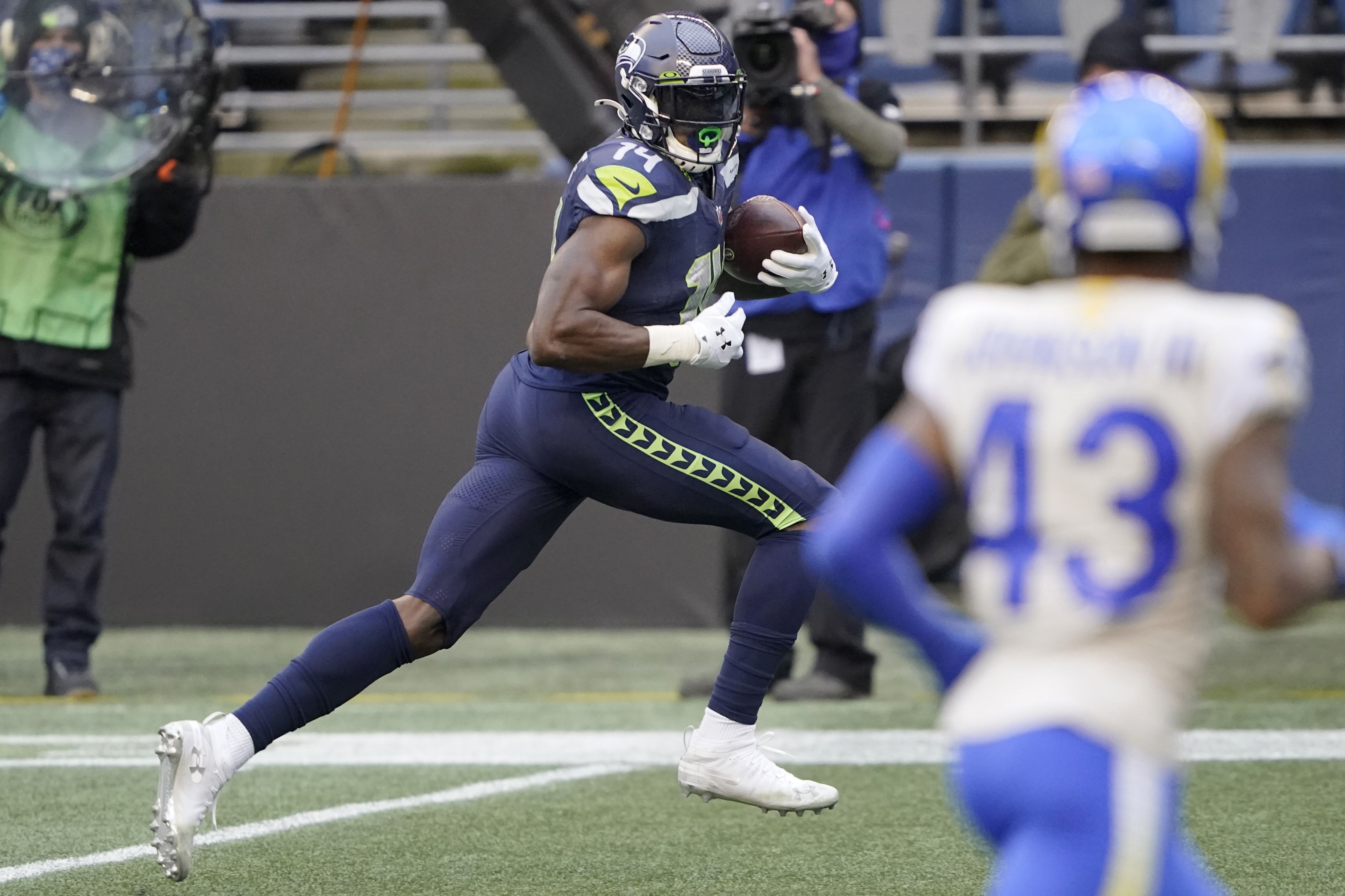 Rams get better of division rivals, toppling Seahawks 30-20