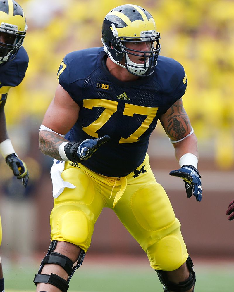 Taylor Lewan Treats Everyone to a Big Guy Touchdown Catch (Video)