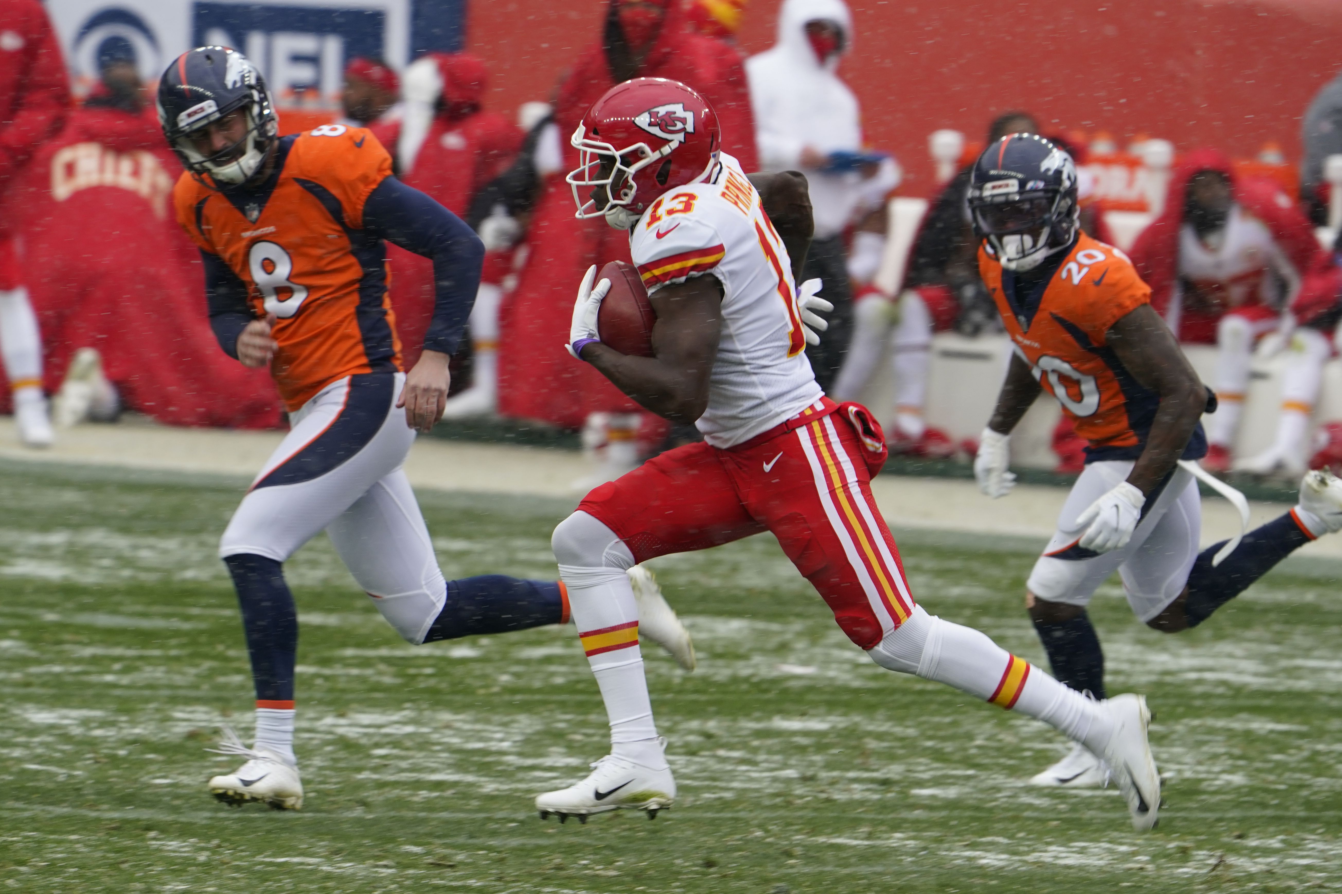 Chiefs Rout Broncos 43-16 As Mahomes Barely Breaks A Sweat