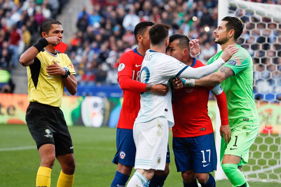 Gary Medel, Chile, Argentina