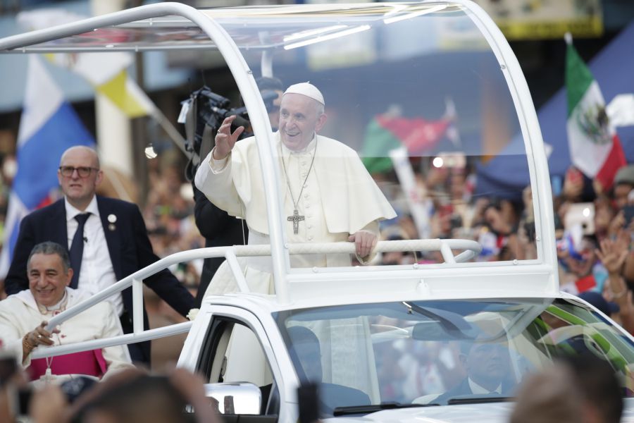 El Papa Francisco lleg(24788937)