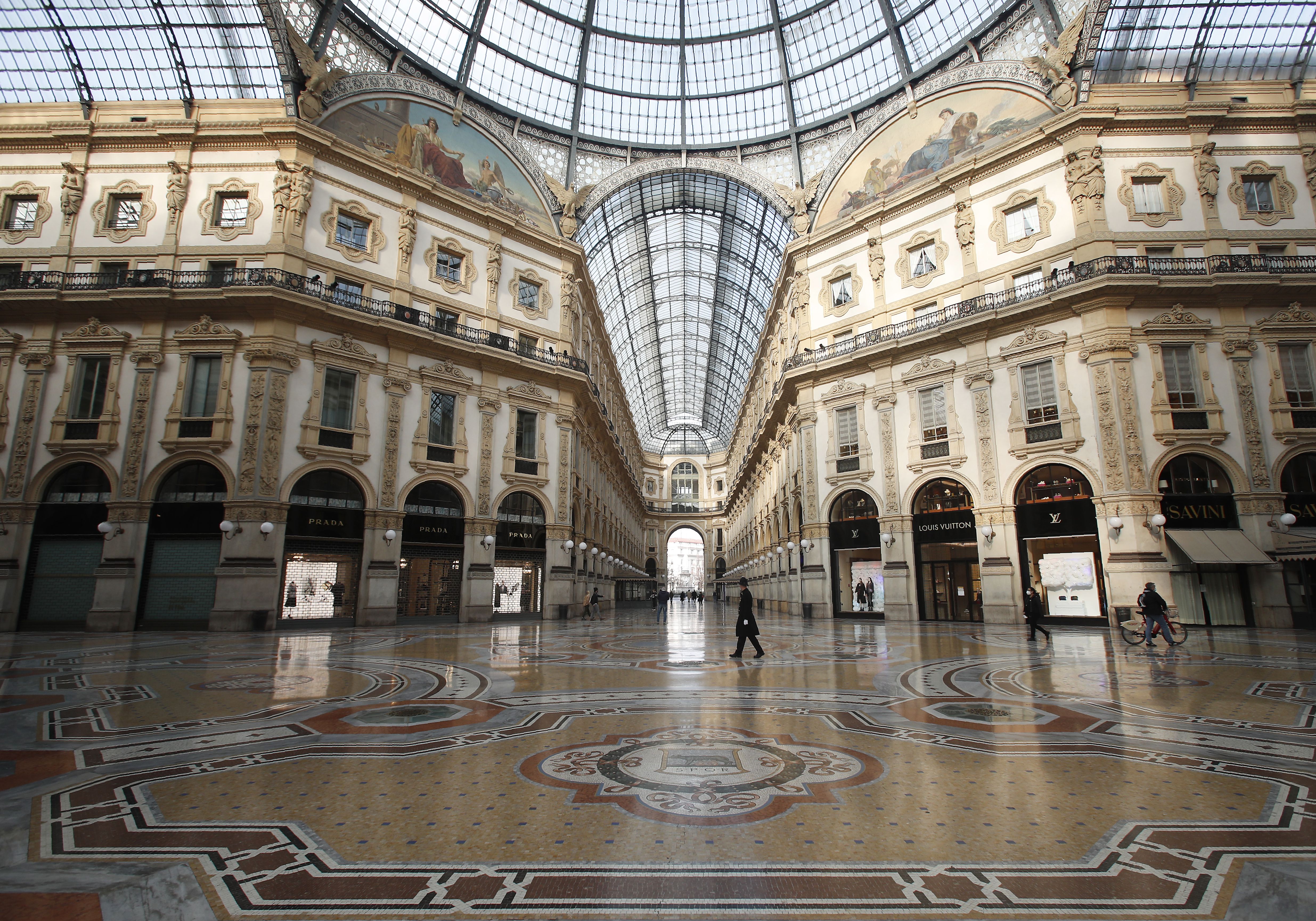 MILAN, ITALY - APRIL 12, 2014 Galleria Vittorio Emanuele S Louis