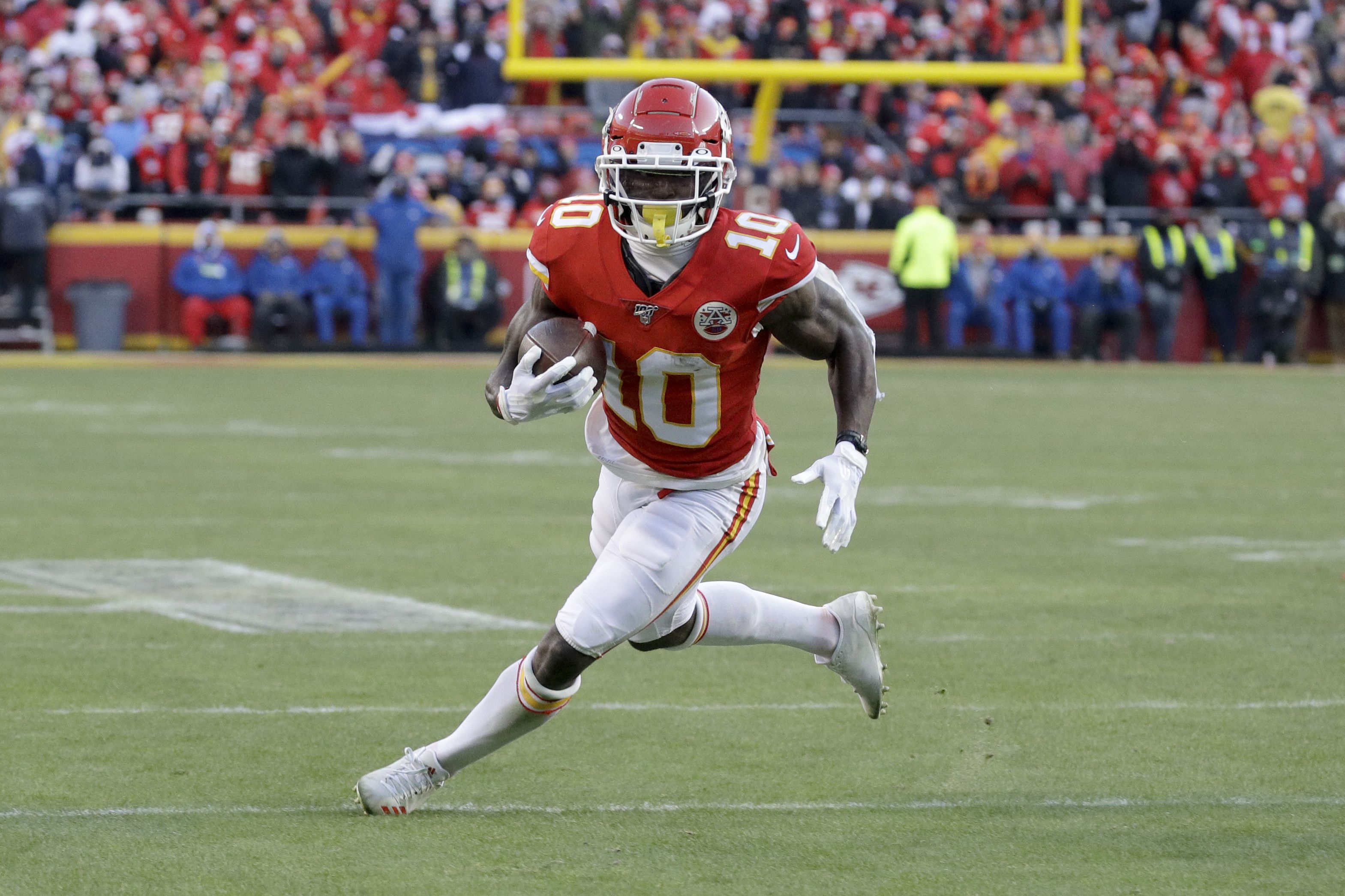 Chiefs sign Tyreek Hill to 3-year, $54 million extension