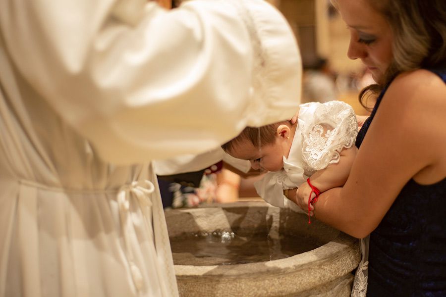 El precio de los sacramentos: ¿Cuánto cuesta casarse y bautizarse en las  iglesias de Santiago? - La Tercera