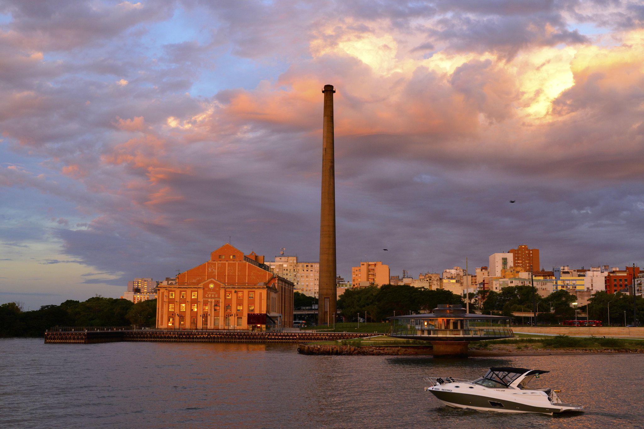 Porto-Alegre-Usina-del-Gasómetro.jpg