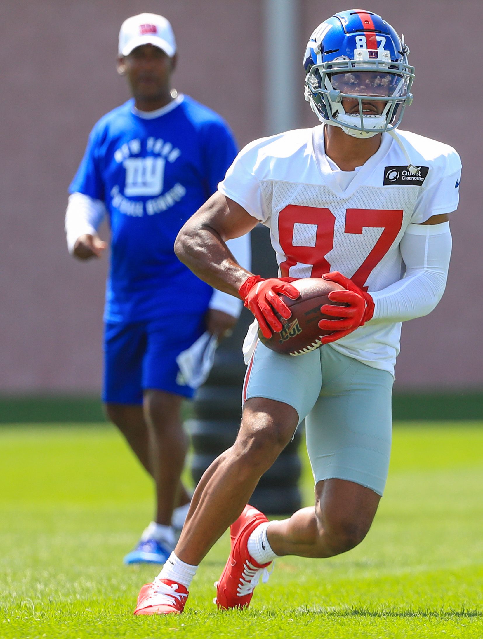 Giants' Sterling Shepard gets called for pass interference before