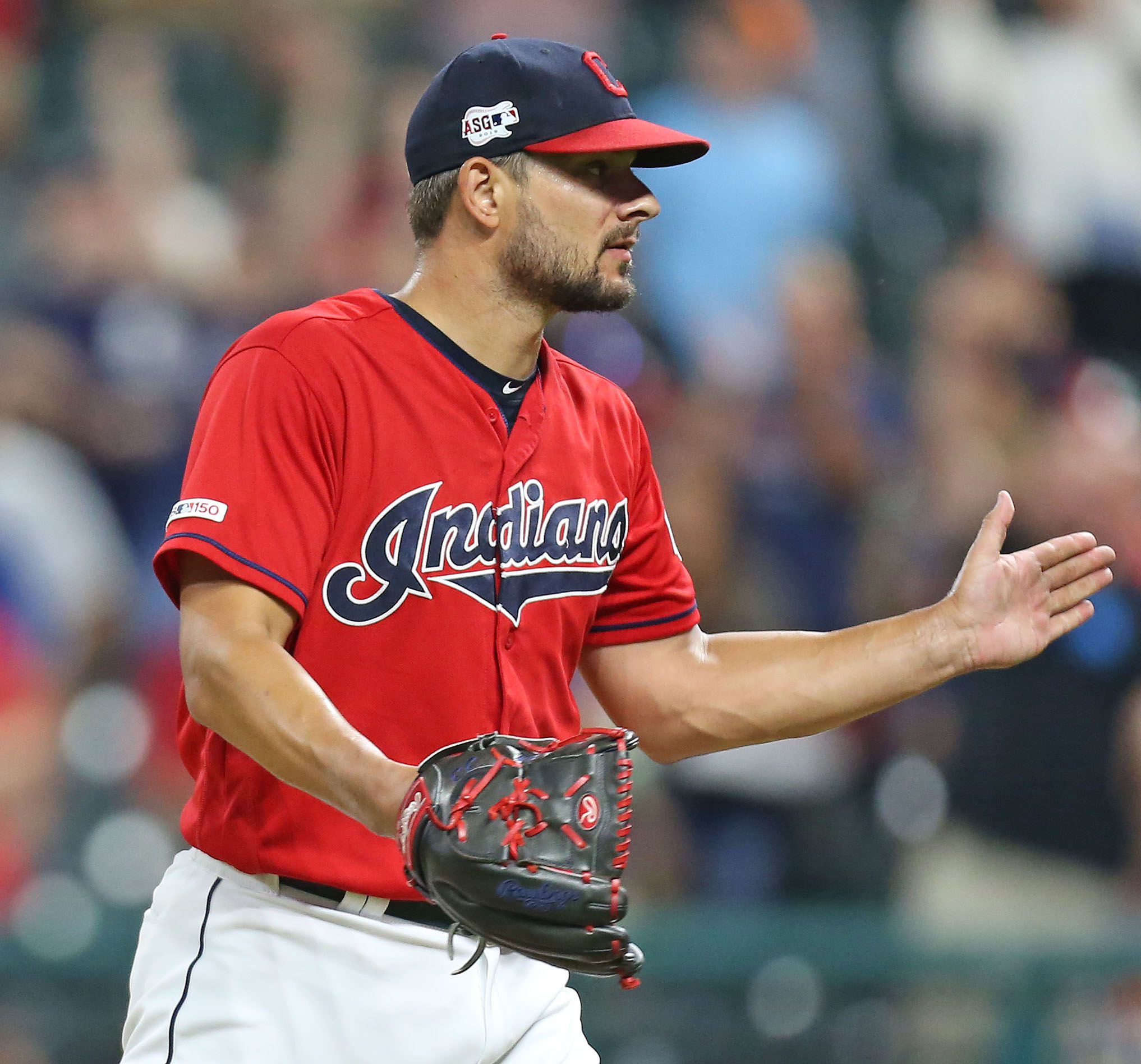 With Hand out, Indians bring up Karinchak for Twins series