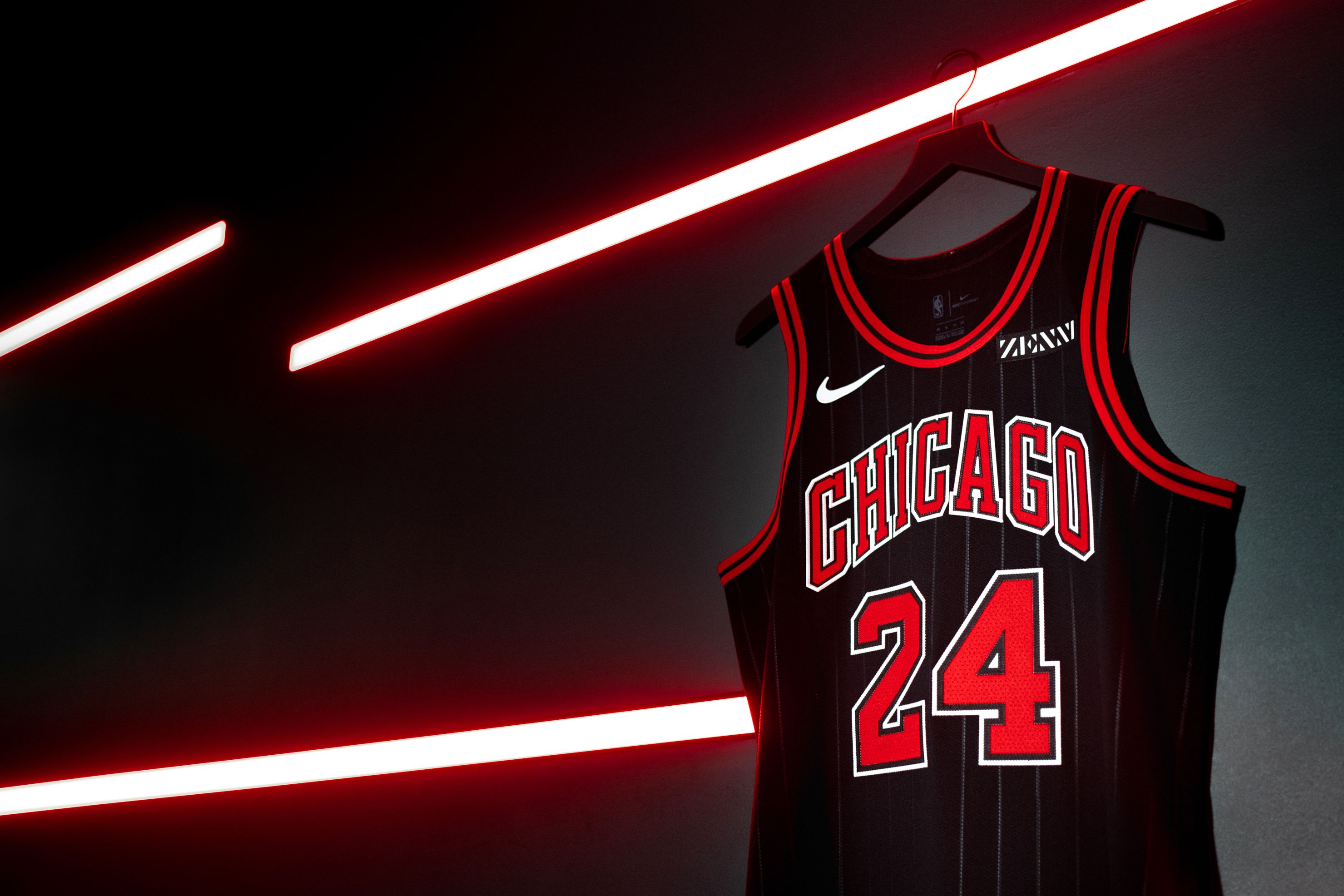 Los Chicago Bulls presentan sus uniformes conmemorativos (VIDEO)