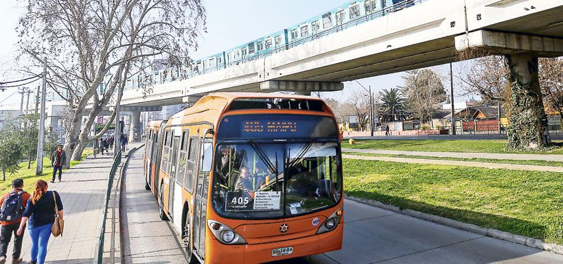 imagen-tematica-metro-y-micros-transantiago-38682364