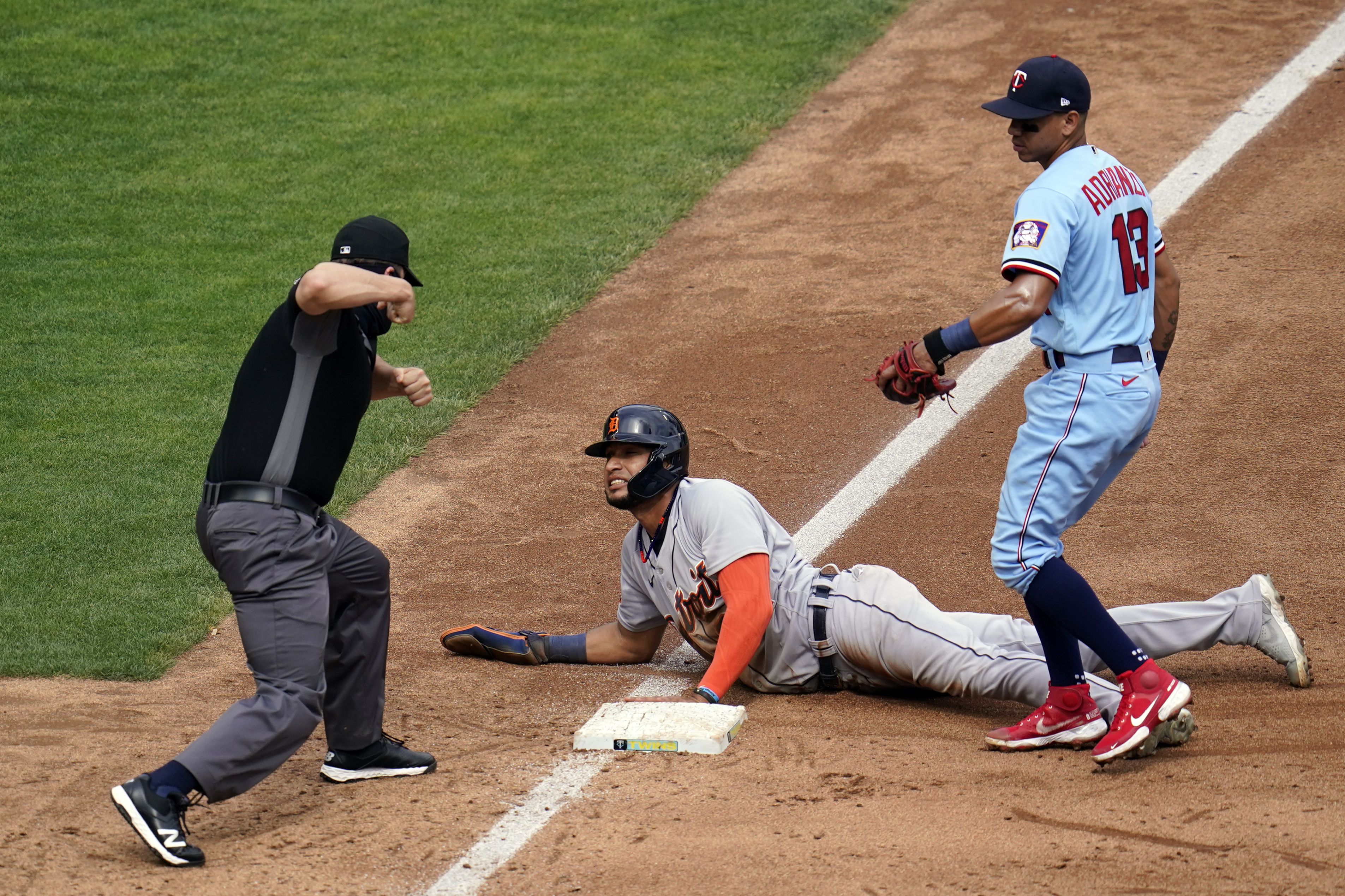 Twins rally to beat Tigers on walk-off infield single in 9th: Game recap,  box score 