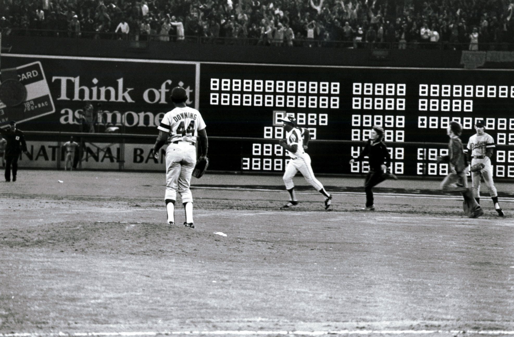 Braves country remembers Hank Aaron's 715th home run 49 years later