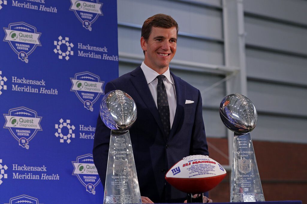 See it: Eli Manning surprises grieving family in New Jersey