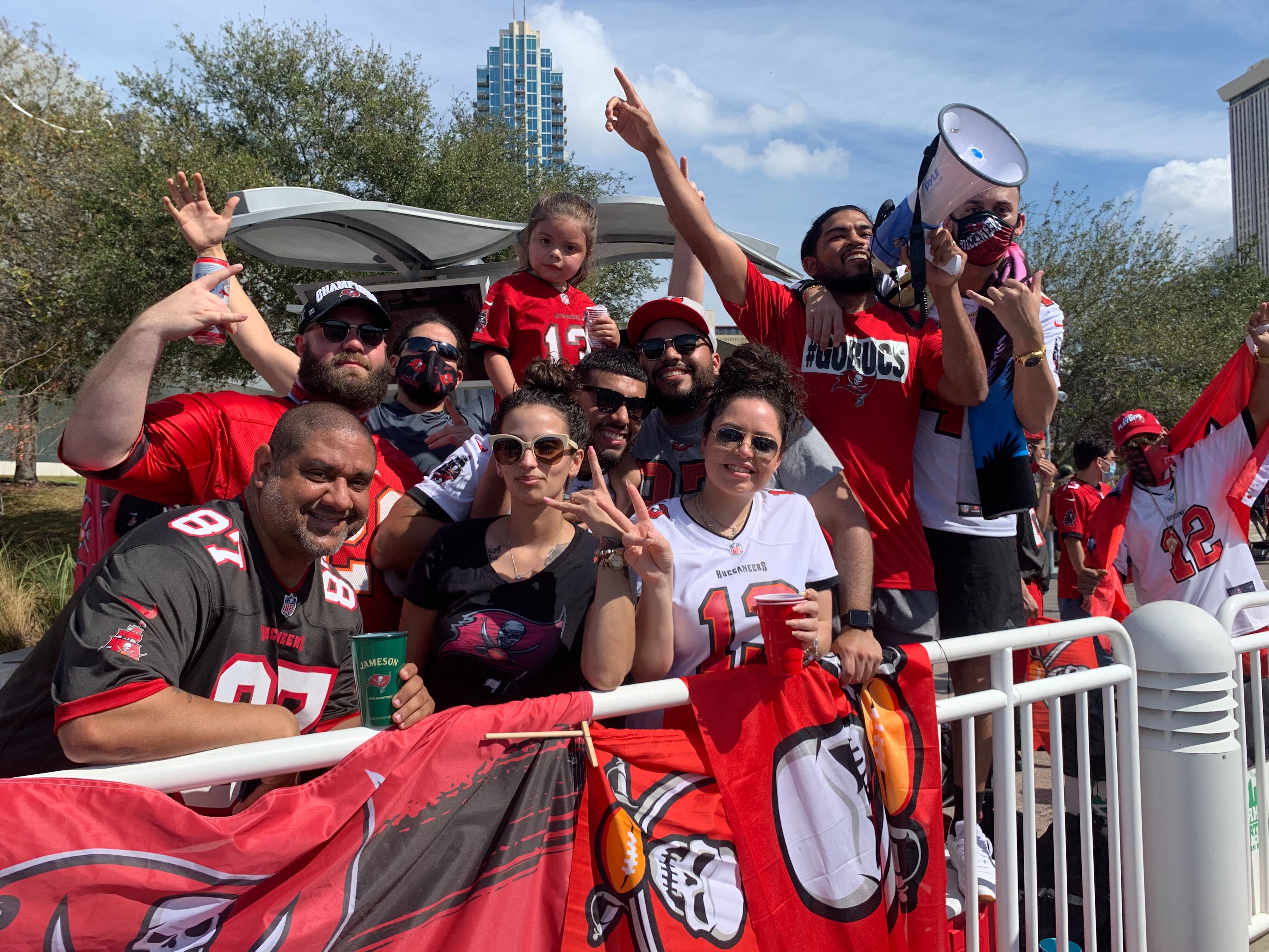 Official NFL Shop on X: Super Bowl Champs! The @Buccaneers are #SBLV  Champions! #GoBucs Celebrate with #SuperBowl title gear:    / X