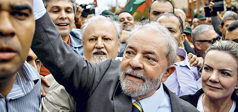 lula-llega-a-los-juzgadoss-de-curitiba-para-37646151